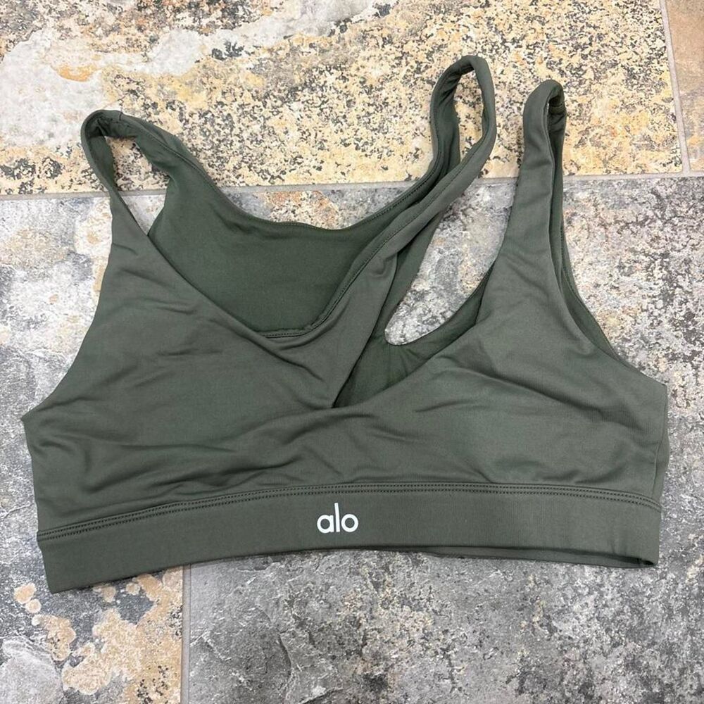 Alo-yoga Women's Green and Khaki Crop-top